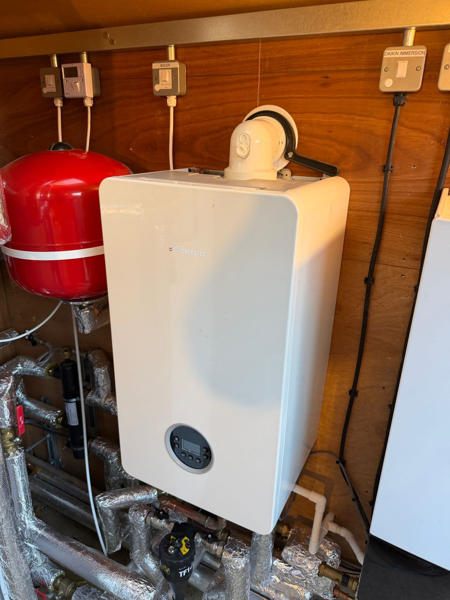 Worcester Bosch boiler repair by specialist engineer in Finchley
